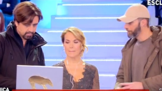 Droga sull'Isola', Barbara d'Urso censura tutto?