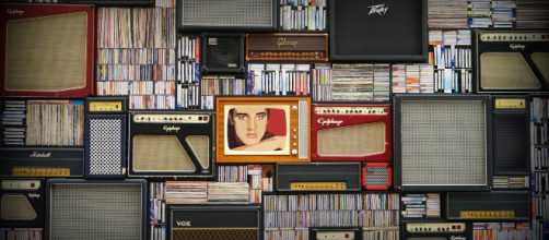 Streaming and vinyl in an upsurge. Image via Pixabay