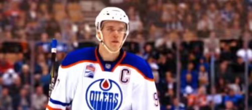 Will Conor McDavid repeat as MVP again this year? [Image via Puckin Around / YouTube Screencap]