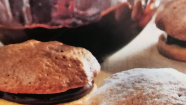 Gustosi amaretti Moka ideali per la pausa the.