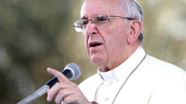 Papa Francesco si deve operare: la rivelazione a Regina Coeli