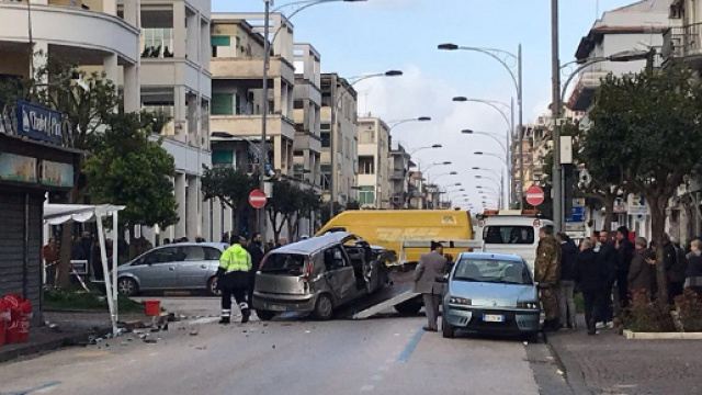 Pasqua di sangue a Pomigliano, un morto e due feriti in un incidente stradale