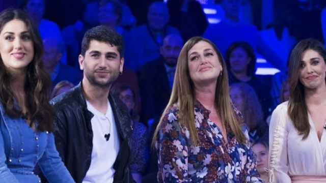 Belen Rodriguez ospite a Verissimo con la madre e i fratelli