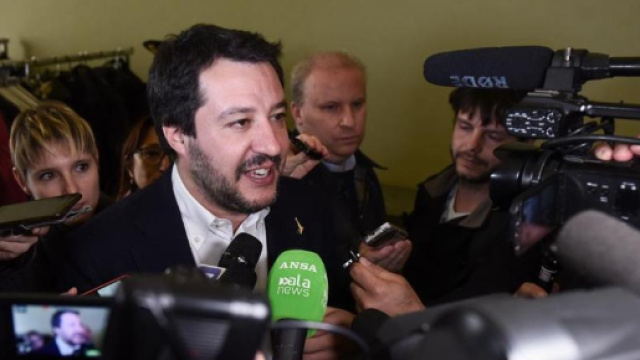 Gentiloni tentenna ma poi si allinea. Salvini: &ldquo;Io contrario&rdquo; - La ... - lastampa.it