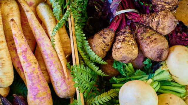 La dieta vegana pu&ograve; comportare dei problemi a donne in gravidanza e feto.