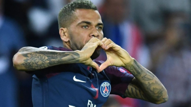 Dani Alves certain de la qualification de son &eacute;quipe. Cr&eacute;dit photo le parisien