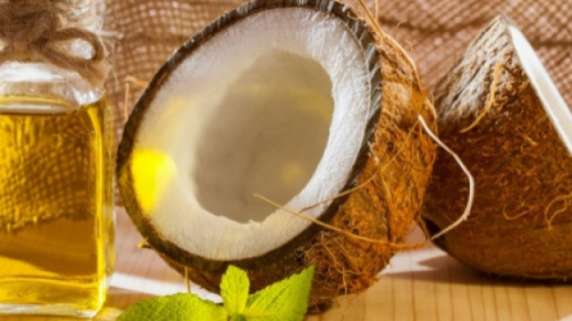 L'olio extravergine di cocco aumenta il colesterolo buono (HDL).