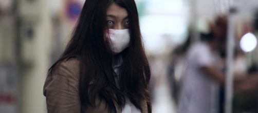 A mulher da boca rasgada (口裂け女)