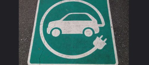 Electric car signs are becoming common - Image credit - Paul Krueger | Flickr