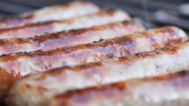Nelle salsicce pronte per il consumo vendute da un colosso alimentare sudafricano il batterio killer che ha provocato 180 decessi.