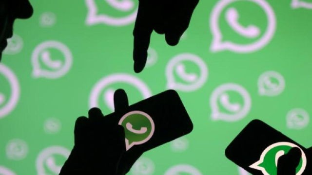 Whatsapp: 68 minuti per cancellare i messaggi e arrivano i vocali senza mani