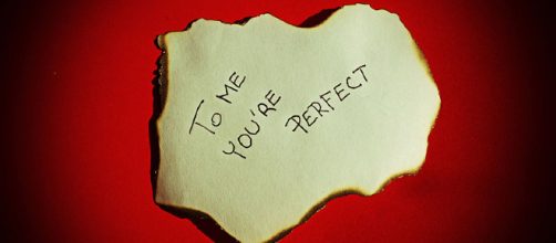 Kim Jong Un knows one of the best ego tactics for Trump is flattery and pomp. [Image source: Public Domain Pictures/George Hodan]