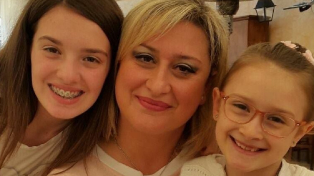 Antonietta Gargiulo &egrave; ancora in ospedale ma si &egrave; svegliata e risponde agli stimoli. Venerd&igrave; si terr&agrave; il funerale delle bambine.