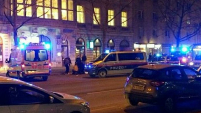 Attacco con un coltello a Vienna, l'aggressore &egrave; un afgano. Si teme sia di matrice islamica.
