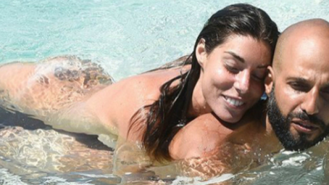 Bianca e Jonathan fanno il bagno nudi