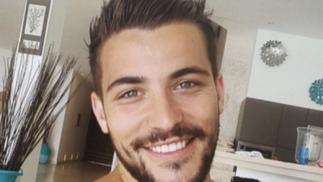 Public Buzz : Anthony Mat&eacute;o pose nu... et les internautes le lui ... - public.fr