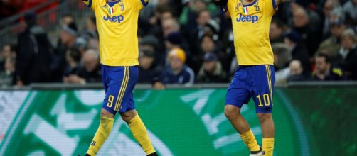 Gonzalo Higua&iacute;n y Paulo Dybala