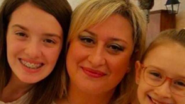 Antonella Gargiulo insieme alle figlie