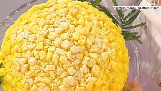 Dolci dopo il tigg&igrave; | Ricetta Torta Mimosa di Sal De Riso - ricetteintv.com