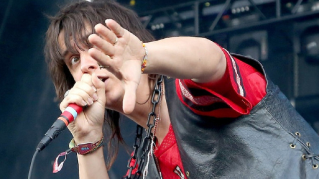 Julian Casablancas durante un concerto