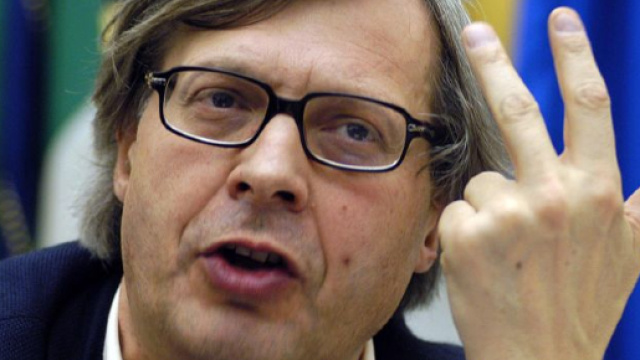 Vittorio Sgarbi mangia e lascia il conto da saldare