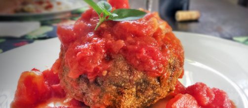 Polpetone de carne (assado) recheado com mussarela > Pimenta no Reino - com.br