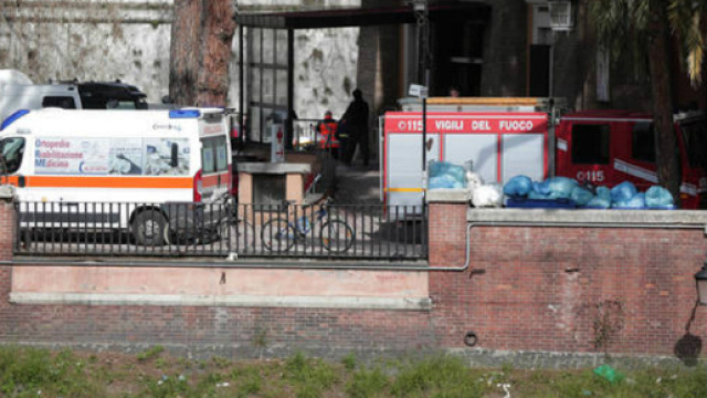 La moglie partorisce, lui si suicida in ospedale