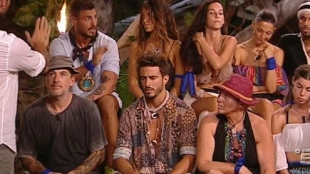 L'Isola dei famosi, doppia squalifica