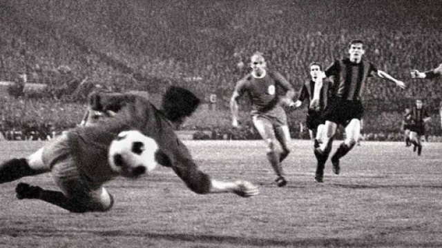 Inter-Liverpool, Coppa dei Campioni 1964/65: Facchetti realizza il gol del 3-0