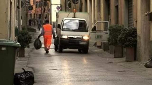 Braccialetti elettronici per controllare gli spazzini