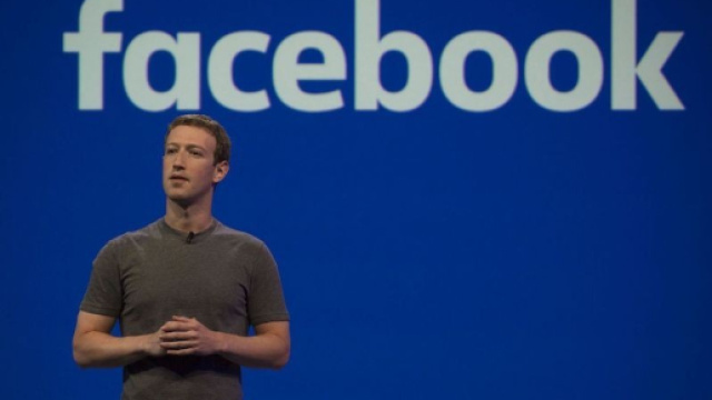Facebook sotto accusa, il suo fondatore si difende.