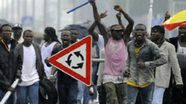 Migrante devasta centro d'accoglienza