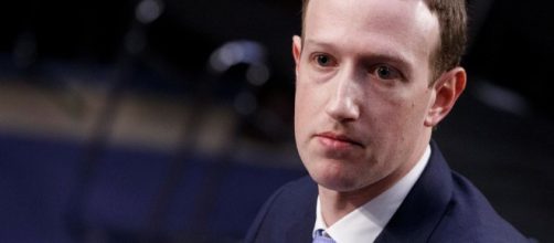 Mark Zuckerberg en el Senado, pol&eacute;mica de datos