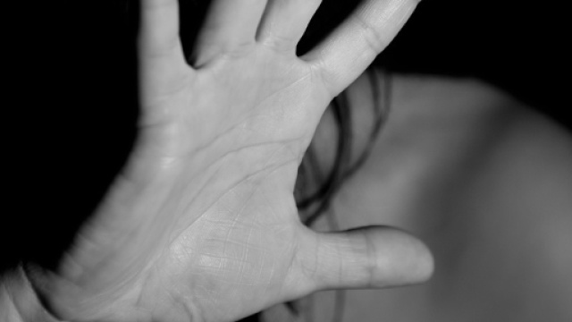 Bambina violentata ed uccisa dai poliziotti