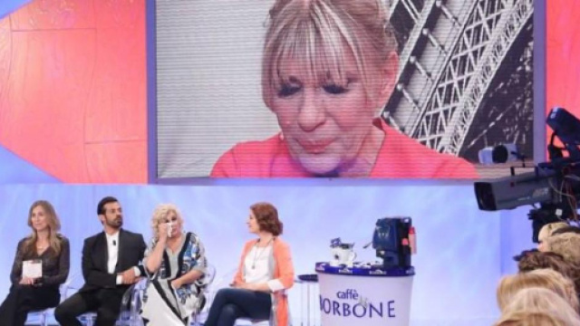 Arrivano nuove sorprendenti news dalla registrazione dell'11 aprile del trono over di 'Uomini e Donne'.