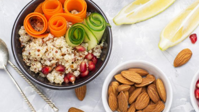 Dieta vegana: tutto quello che c'&egrave; da sapere per dimagrire restando in salute - foto:mensfitness.com