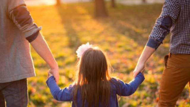 Il Comune di Roma ha effettuato una trascrizione spontanea registrando una bimba, figlia di due pap&agrave; Fonte: mobinews