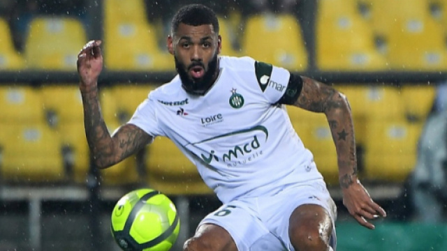 Metz-ASSE: Une premi&egrave;re d&eacute;licate pour Yann M'Vila - bfmtv.com