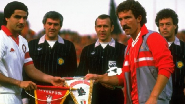 roma Liverpool 1984: i capitani Agostino Di Bartolomei e Graham Souness prima del fischio di inizio