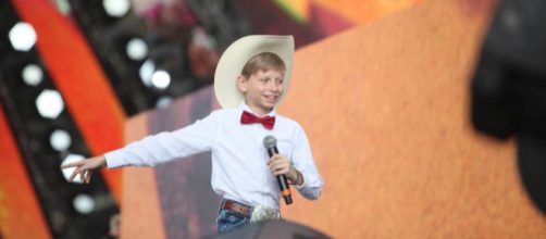 Yodeling Kid, Mason Ramsay singing