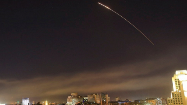 Damasco: USA, Regno Unito e Francia attaccano obiettivi militari