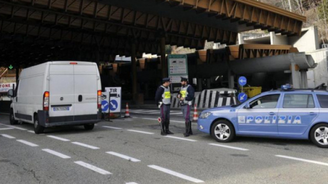 Il furgone Mercedes fermato al traforo del Monte Bianco con a bordo due chili di tritolo.