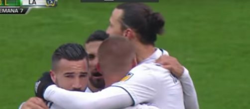 LA Galaxy defeats Chicago Fire 1-0. [image source: Univision Deportes - YouTube]