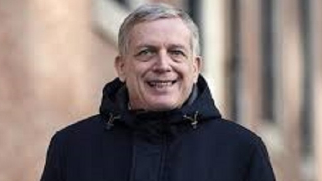 Il Pd verso l'intesa coi 5 stelle fa sorridere Cuperlo