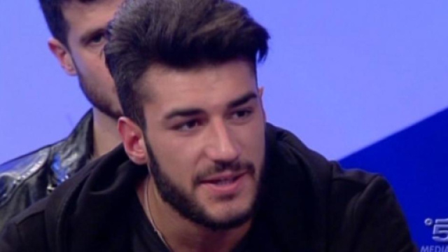 Uomini e Donne anticipazioni: l'abbandono di Lorenzo e Nicol&ograve; - blastingnews.com