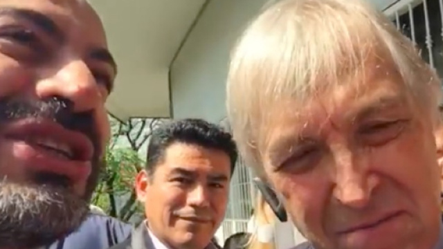Il neo deputato Gianluigi Paragone con il signor Bramini