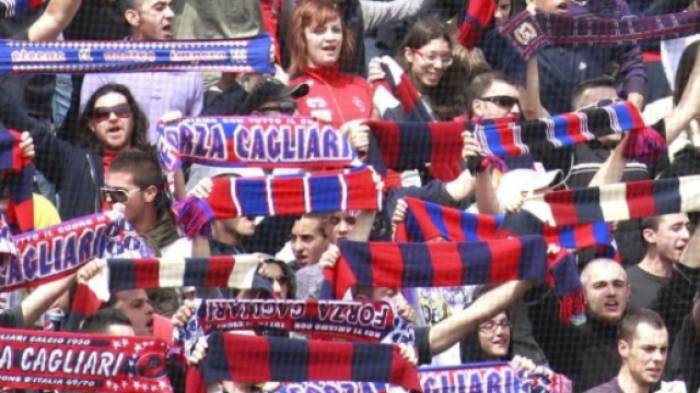 Sciarpata dei tifosi cagliaritani