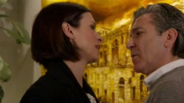 Un Posto al sole : niko e susanna contro enriquez Elena vittima delle avances