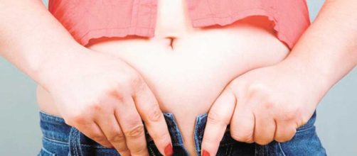 Deshazte de la hinchaz&oacute;n abdominal con este batido - i24Mujer - i24mujer.com