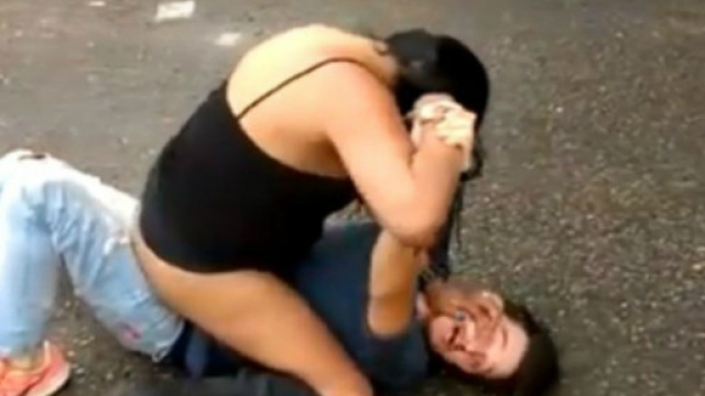 Cliente si rifiuta di pagare il conto: travestito lo prende a pugni